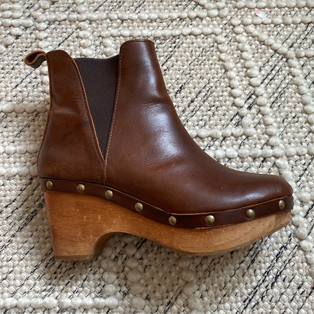 Sundance five worlds clog booties, size 8